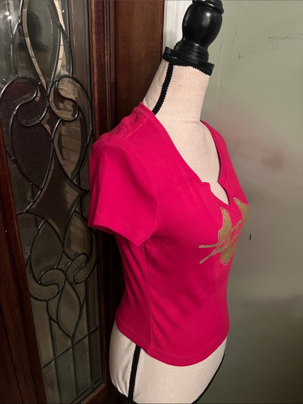 True Religion Red Short-Sleeve Logo Notch-Neck Tee - Picture 9 of 13